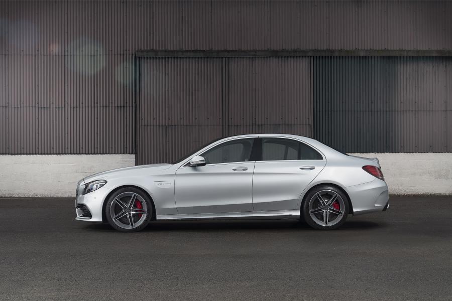 Mercedes-AMG C63 S (W205) 2018 года  (UK) (фото 32 из 40)